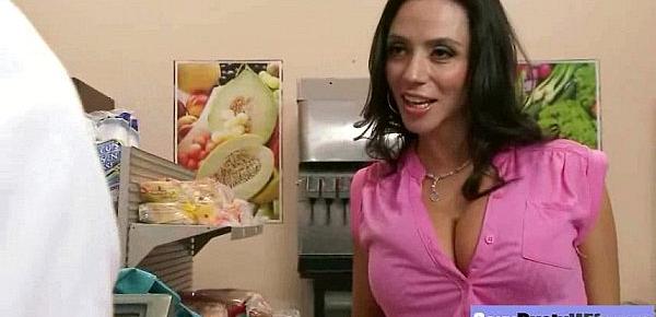  Hard Intercorse On Cam With Busty Gorgeous Wife (ariella ferrera) movie-07